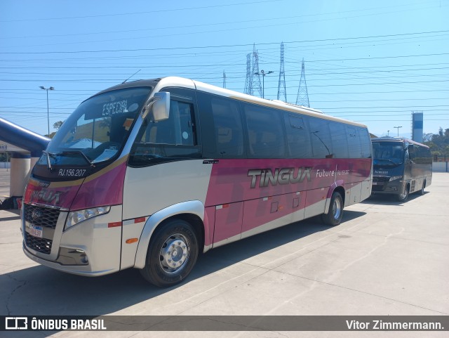 Transportadora Tinguá RJ 156.207 na cidade de Duque de Caxias, Rio de Janeiro, Brasil, por Vitor Zimmermann.. Número da foto: #12384316.