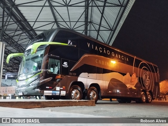 Viação Garcia 86109 na cidade de Paranavaí, Paraná, Brasil, por Robson Alves. Número da foto: #12389258.