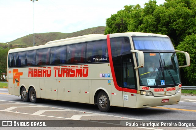 Ribeiro Turismo 2226 na cidade de Barra do Piraí, Rio de Janeiro, Brasil, por Paulo Henrique Pereira Borges. Número da foto: #12388747.
