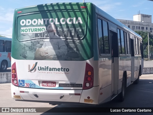 Via Urbana 30911 na cidade de Fortaleza, Ceará, Brasil, por Lucas Caetano. Número da foto: #12389514.