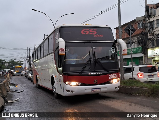 Ônibus Particulares 2050 na cidade de Rio de Janeiro, Rio de Janeiro, Brasil, por Danyllo Henrique. Número da foto: #12389507.