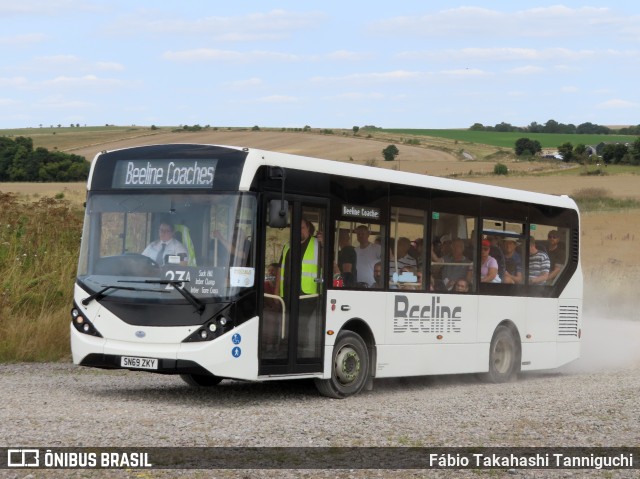 Beeline Coaches SN69ZKY na cidade de Devizes, Wiltshire, Inglaterra, por Fábio Takahashi Tanniguchi. Número da foto: #12390902.
