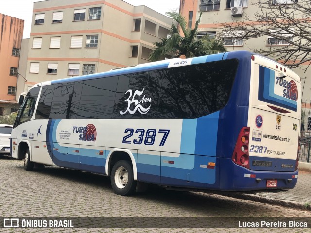 Turis Silva 2387 na cidade de Porto Alegre, Rio Grande do Sul, Brasil, por Lucas Pereira Bicca. Número da foto: #12391075.