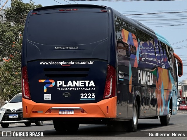 Planeta Transportes Rodoviários 2223 na cidade de Marataízes, Espírito Santo, Brasil, por Guilherme Neves. Número da foto: #12393103.