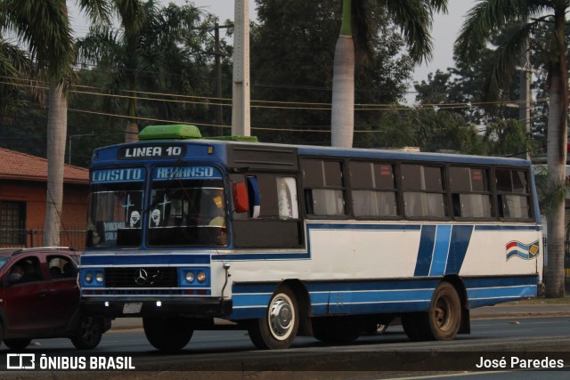 El Universo SRL - Linea 10 725 na cidade de Mariano Roque Alonso, Central, Paraguai, por José Paredes. Número da foto: #12392519.