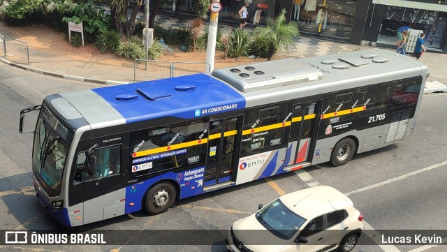 Viação Osasco 21.705 na cidade de Osasco, São Paulo, Brasil, por Lucas Kevin. Número da foto: #12392627.