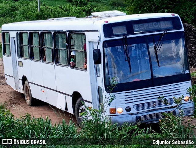 Ônibus Particulares 7555 na cidade de Nazaré da Mata, Pernambuco, Brasil, por Edjunior Sebastião. Número da foto: #12392265.